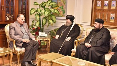 محافظ أسيوط يستقبل وفدًا كنسيًا برئاسة الأنبا يوأنس لتهنئته بالمنصب الجديد