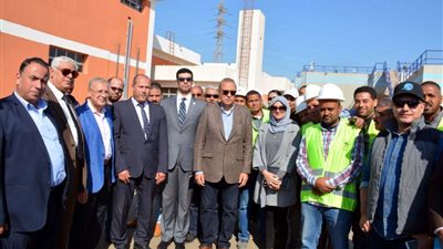 محافظ القليوبية يتفقد مشروعات مدينة الخانكة القومية لدفع الأعمال