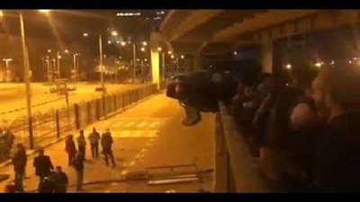 إصابة السائق.. سقوط سيارة من أعلى كوبرى أكتوبر أمام محطة قطارات رمسيس