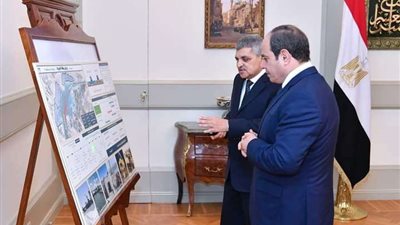 الرئيس السيسي يتابع أداء ونشاك هيئة قناة السويس خلال العام الحالى