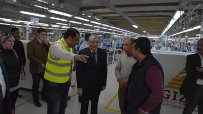 محافظ المنيا يتفقد المنطقة الصناعية بالمحافظة