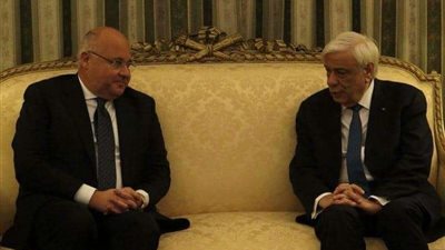 سفير مصر لدى اليونان يقدم أوراق اعتماده لرئيس الجمهورية الهيلينية اليونانية