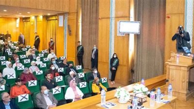 وزير الري يعرض الموقف المائي في مصر بجامعة القاهرة