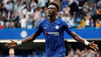 أبراهام يقود هجوم تشيلسي أمام 