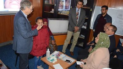 إجراء ومناظرة 60 حالة جراحية لجراحات الوجه والرأس بورشة عمل في جامعة سوهاج