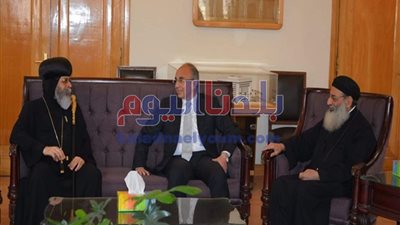 رئيس جامعة الزقازيق يستقبل وفدًا كنسيًا فى زيارة خاصة للجامعة