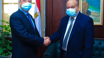 محافظ الإسكندرية يبحث مع سفير الكويت تعزيز سبل التعاون المشترك بين الجانبين