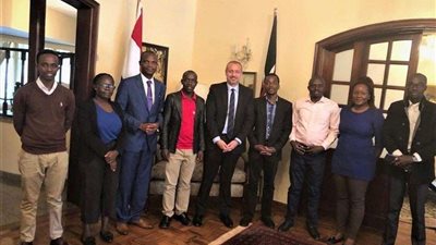 سفارة مصر بنيروبي تستقبل مجموعة من الشباب الكيني المشارك بمنتدى شباب العالم