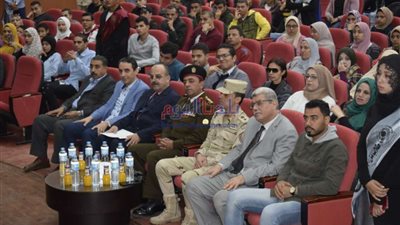 ندوة مصر تحديات الماضي وآفاق المستقبل بجامعة المنصورة