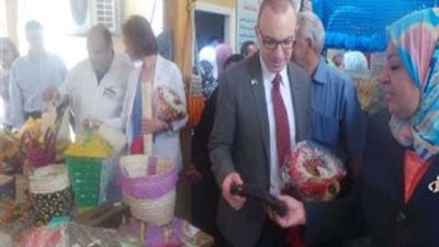 وفد الوكالة الأمريكية للتنمية الدولية يلتقي محافظ الأقصر ويزور مشاريع صعيد مصر