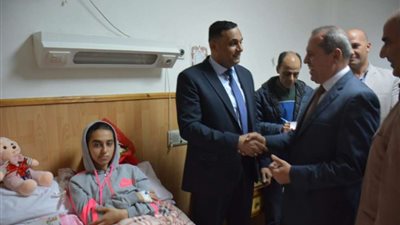 محافظ الدقهلية يزور مصابي حادث 