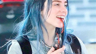 مغنية عالمية شهيرة تكشف عن إدمانها مشاهدة المواد الإباحية