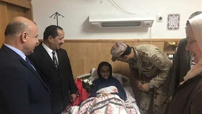 وفد مجلس مدينة طلخا يزور تلاميذ حادث 