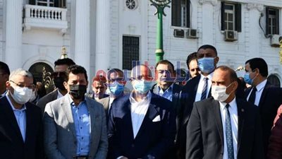 وزير الرياضة يطلق شارة بدء ماراثون للدراجات والمشي بالمنيا