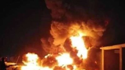 الحماية المدنية تدفع بـ15 سيارة للسيطرة على حريق مصنع بالشرقية