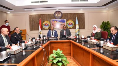 محافظ مطروح يبحث سبل إقامة مهرجان التمور في نسخته الخامسة