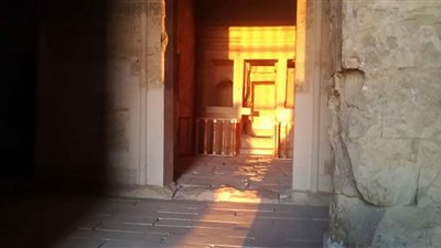 تعامد الشمس على قدس الأقداس بمعبد قصر قارون في الفيوم.. اليوم