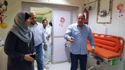 وكيل صحة القليوبية في حميات بنها بعد احتجاز حالة اشتباه التهاب بالمخ