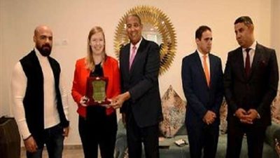 مجلس أمناء المدينة الشبابية الرياضية بالأسمرات يُكرم وفد أعضاء الكونجرس الأمريكي.. صور