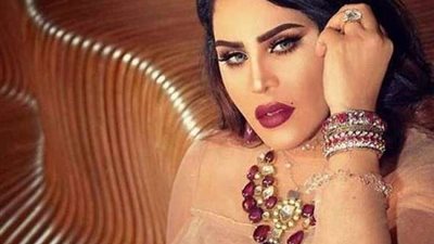 شاهد| صورة نادرة لأحلام ونجلها.. هل يشبهها؟