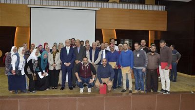 تجارة عين شمس تدرب 600 إداريًا بالتعاون مع المعهد القومي للإدارة