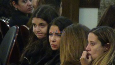 توافد نجوم الفن على عزاء المخرج سمير سيف (صور)