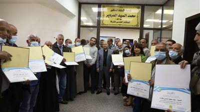 مياه أسيوط تكرم 20 ابناً من أبنائها ممن بلغوا سن المعاش عرفاناً بجميل صنعهم