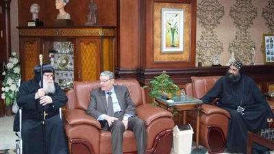 محافظ المنيا يستقبل أسقف بني مزار ويؤكد على دراسة ملفات جميع القطاعات
