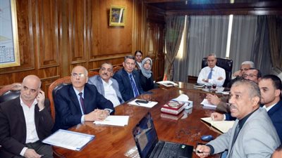 محافظ القليوبية يتابع مشروع تطوير منطقة مسطرد وطريق شركات البترول بالخصوص