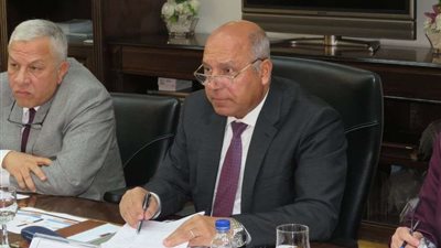 وزير النقل: تطوير العمل بالموانئ والتحول إلى النافذة الواحدة تدريجيًا