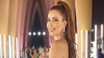 بالطرحة والعباية.. نسرين طافش بإطلالة مميزة (صور)