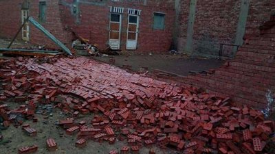 انهيار منزل وسقوط سور طابق أخر بسبب سوء الأحوال الجوية بالقليوبية