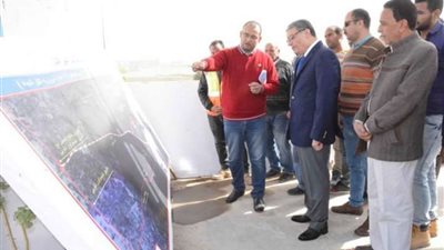 محافظ المنيا يتابع العمل بعدد من المشروعات القومية بمركز سمالوط