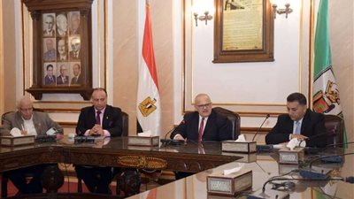 الخشت يرأس اجتماع اللجنة التأسيسية لكلية علوم وتكنولوجيا الفضاء ومقومات إنشائها ماديًا وبشريًا