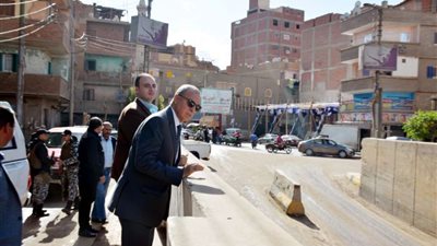محافظ القليوبية يتفقد المحاور والأنفاق والطرق بعد هطول الأمطار