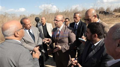 محافظ بني سويف يزور منطقة كوم أبو راضي الصناعية