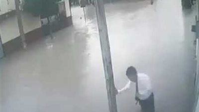 بعد وفاة طالب المنوفية.. كيف تتجنب الصعق الكهربائي بعد المطر