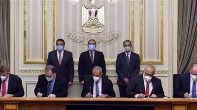 رئيس الوزراء يشهد توقيع 5 اتفاقيات تعاون لبناء القدرات بمجال الذكاء الاصطناعي بـ 5 جامعات