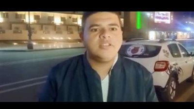 بعد إنكسار الدرع.. أصغر متطوع في حياة كريمة: يكفي تكريم الرئيس لي