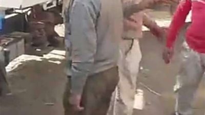 الدفع بثلاث سيارات لشفط المياه الجوفية بقرية طنبدي بمركز مغاغة بالمنيا