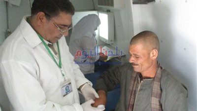 محافظ بني سويف: الكشف على 1364 مواطن بقرية سالم البحيري في الفشن