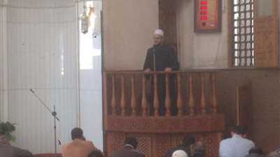 خطبة الجمعة.. مقارنةبين العلماء المتقين وعلماء الفتنة