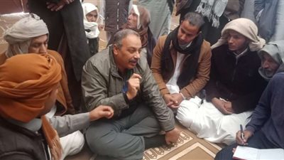 رئيس مدينة مرسى مطروح يتفقد قرية 