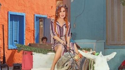 باطلالة جذابة.. رولا سعر تبهر متابعيها على 