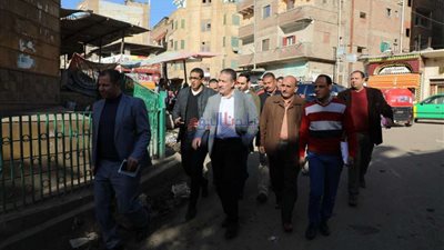 في جولته بشبين الكوم محافظ المنوفية يتفقد كوبري السمك