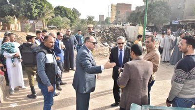 محافظ أسيوط يتفقد قرية كوم أبوشيل ومدينة أبنوب