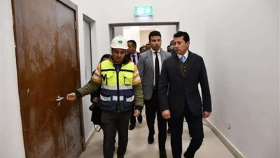 وزير الشباب والرياضة يعقد أول اجتماع  بمقر الوزارة في العاصمة الإدارية الجديدة