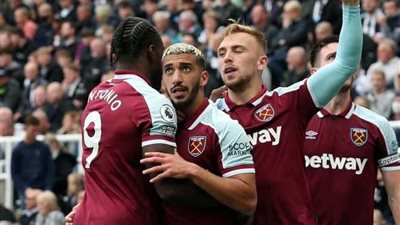 بث مباشر.. مباراة وست هام يونايتد وكريستال بالاس في الدوري الإنجليزي