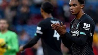 قبل قمة تشيلسي.. رقم قياسي ينتظر أرنولد مع ليفربول