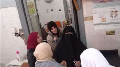 توافد المواطنين لتلقي تطعيم الإنفلونزا بالمنصورة